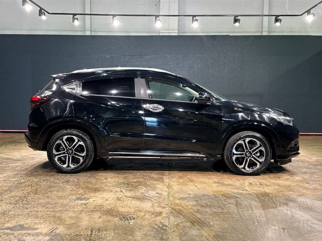 Image for 2019 Honda Vezel 1.5L HYBRID SUV - FACTORY ALLOYS - HALF BLACK & BROWN LEATHER HEATED SEATS - PADDLE SHIFT - CRUISE CONTROL - REAR CAMERA