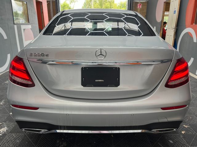 Image for 2019 Mercedes-Benz E Class 2019 MERCEDES-BENZ E CLASS 4D E220d AUTOMATIC/ CRUISE CONTROL/ PARKING CAMERA/ ELETRIC MEMORY SEATS/