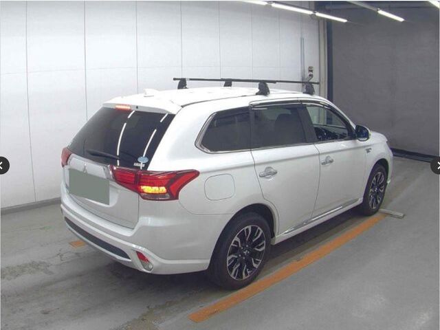 Image for 2018 Mitsubishi Outlander COMING IN THE NEW YEAR ! Hybrid Plug in Jeep . 
