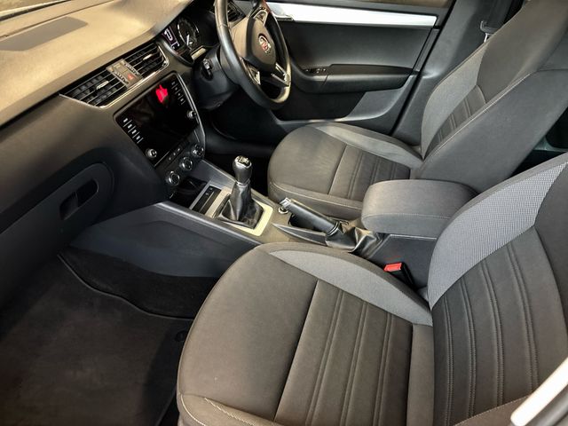 Image for 2019 Skoda Octavia COMBI ESTATE AMBITION 1.0 TSI 115HP 4DR