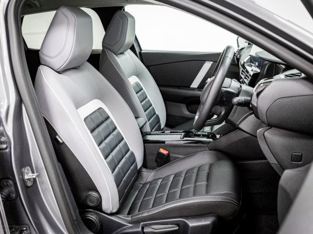 Image for 2025 Citroen C4 e-MAX 54kWh 155HP