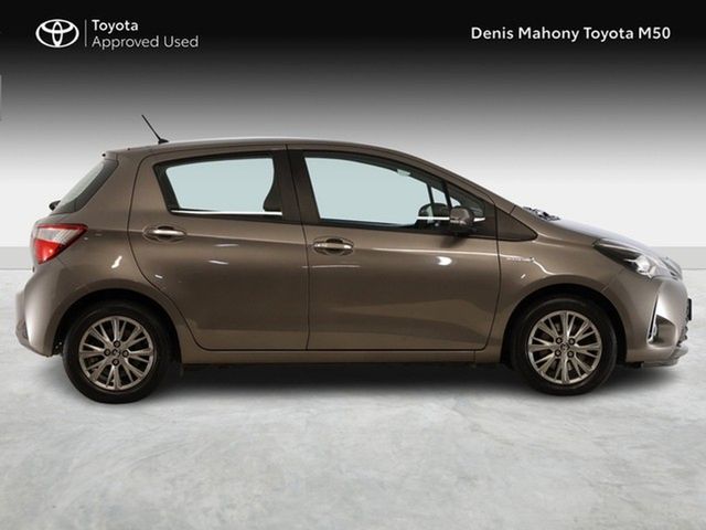 Image for 2020 Toyota Yaris Luna Hybrid