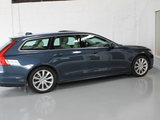 Image for 2020 Volvo V90 D4 MOM AT 5DR Auto