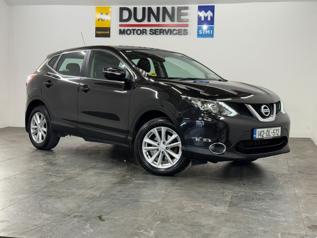 Image for 2014 Nissan Qashqai **TOUCHSCREEN RADIO **2 KEYS **DUAL DIGITAL CLIMATE CONTROL **REVERSING CAMERA **AMBIANT INTERIOR LIGHTING **17'' BRUSHED SILVER WHEELS **MULTI FUNCTION STEERING WHEEL **CRUISE CONTROL **AUTO START