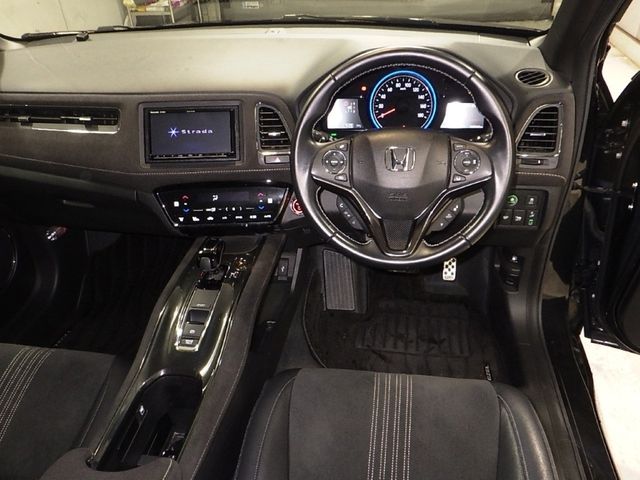 Image for 2018 Honda Vezel 1.5 HYBRID RS EDITION - FACTORY ALLOYS - HALF BLACK LEATHER - CRUISE CONTROL - REAR CAMERA