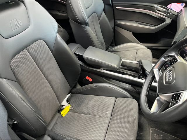 Image for 2022 Audi e-tron €33950 2022 AUDI E-TRON 55 QUATTRO S-LINE AUTOMATIC 360° CAMERA / CRUISE CONTROL / ELECTRIC MEMROY & HEATED SEATS / AMBIENT LIGHTS / PADDLE SHIFTERS / APPLE CARPLAY / PANORAMIC SUNROOF