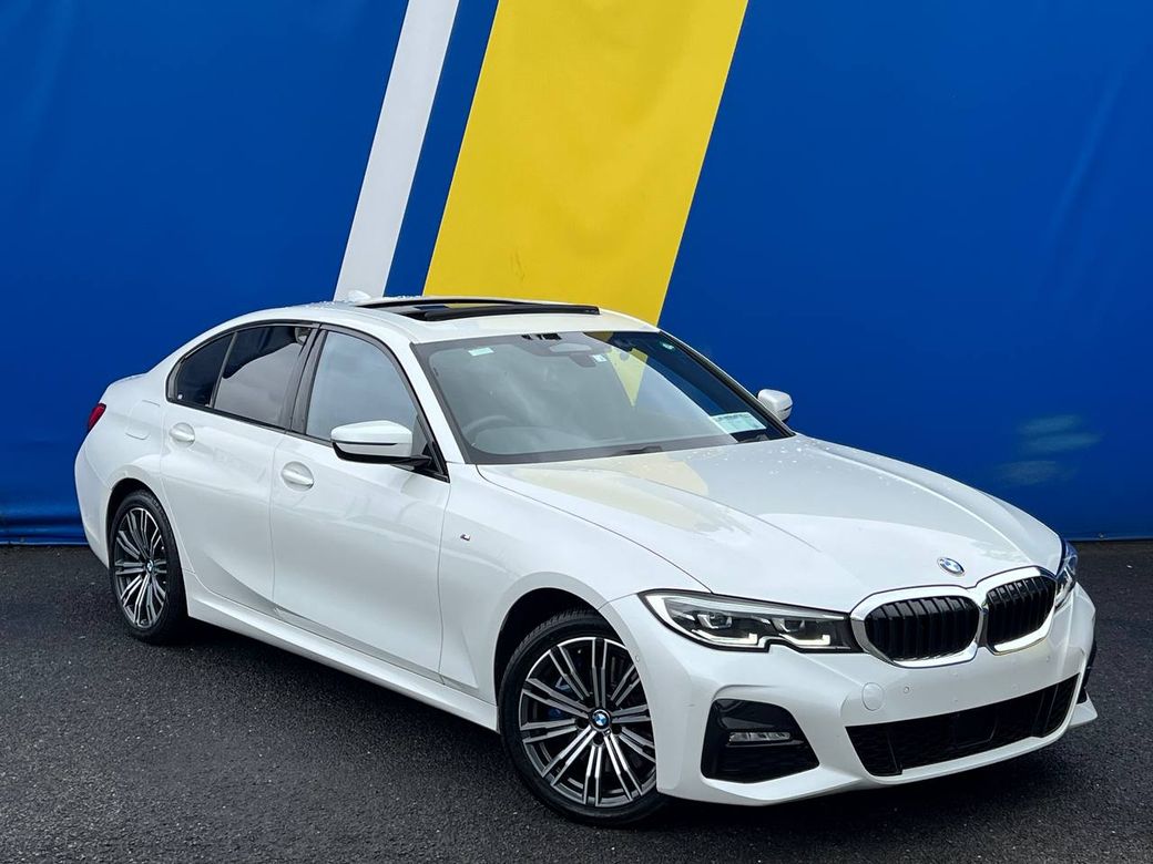 Image for 2020 BMW 3 Series 330e M-SPORT 2.0 HYBRID // LOW MILEAGE // OPENING PAN ROOF // DIGITAL CLUSTER
