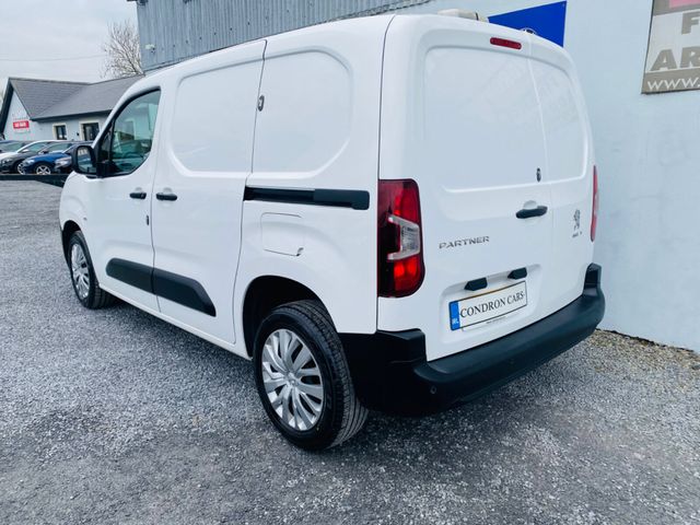 Image for 2021 Peugeot Partner 