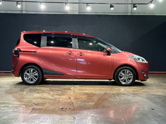 Image for 2017 Toyota Sienta 1.5 HYBRID 7 SEATER - POWER SLIDING DOORS - TOYOTA SAFETY SENSE - PUSH BUTTON START/STOP - REAR CAMERA