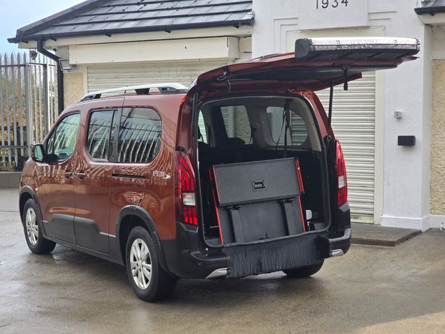 Image for 2021 Peugeot Rifter 5 seats plus wheelchair