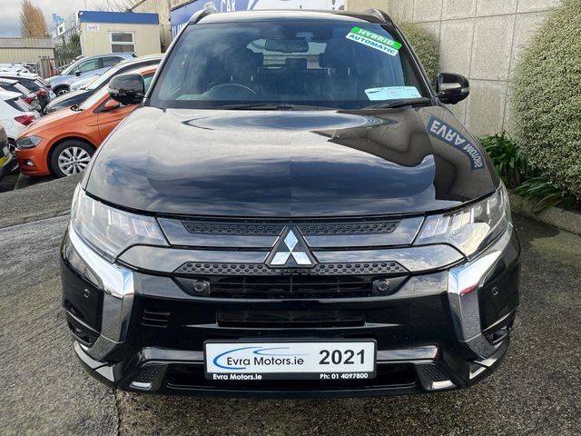 Image for 2021 Mitsubishi Outlander 4WD BLACK EDITION PLUG IN HYBRID 2.4 PETROL //HALF LEATHER HEATED SEATS AND STEERING WHEEL//REVERSE CAMERA//KEYLESS ENTRY//ADAPTIVE CRUISE CONTROL//