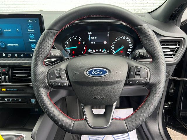 Image for 2025 Ford Focus ST-LINE 1.0 HYBRID // VERY LOW MILEAGE // PARKING SENSORS // APPLE CARPLAY/ANDROID AUTO