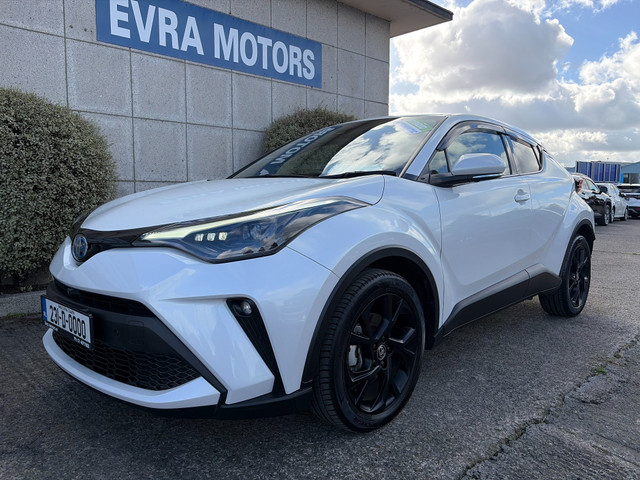 Image for 2023 Toyota C-HR SOL NERO AUTOMATIC HYBRID 1.8 PETROL //HIGH SPEC//LOW MILES//HALF LEATHER HEATED SEATS//360 PARKING CAMERAS//ADAPTIVE CRUISE CONTROL//KEYLESS ENTRY//