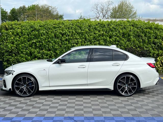Image for 2020 BMW 3 Series 330e M-SPORT COMPETITION 2.0 HYBRID // VERY LOW MILEAGE // DIGITAL CLUSTER // LEATHER HEATED & POWERED M-SPORT SEATS