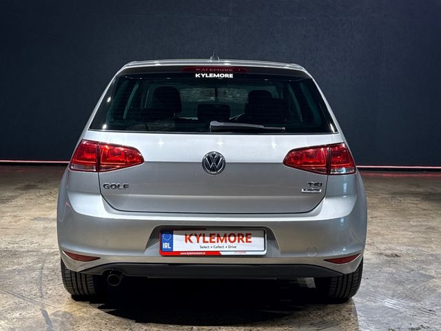 Image for 2017 Volkswagen Golf 1.2 AUTOMATIC TSI COMFORT LINE - FACTORY ALLOYS - CRUISE CONTROL - MULTI FUNCTION STEERING WHEEL - HEATING / AC CONTROLS - REVERSE CAMERA 