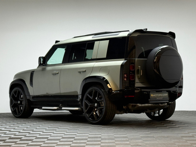 Image for 2025 Land Rover Defender HSE X-DYNAMIC 2.0 PHEV *HUGE SPEC*