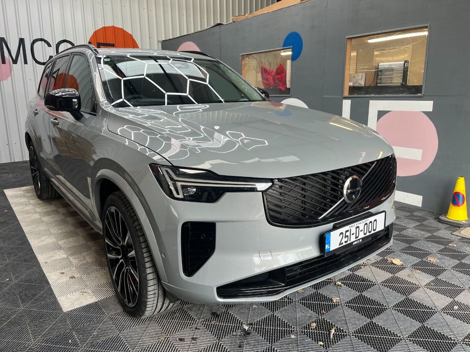 Image for 2025 Volvo XC90 2025 VOLVO XC90 ULTRA T8 AWD PLUG-IN HYBRID 2.0 AUTOMATIC / CRUISE CONTROL / PARKING CAMERA / ELECTRIC MEMORY & HEATED SEATS / PANORAMIC SUNROOF / APPLE CARPLAY / 7 SEATS OPTION AND MORE