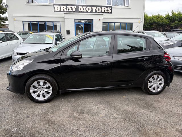 Image for 2015 Peugeot 208 2015 PEUGEOT 208 1.2 PETROL 5 DOOR LOW KMS