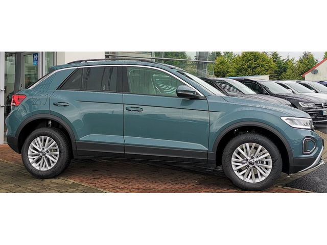 Image for 2023 Volkswagen T-Roc Life 1.0 TSI 110HP **REAR VIEW CAMERA, CRUISE CONTROL, BLUETOOTH**