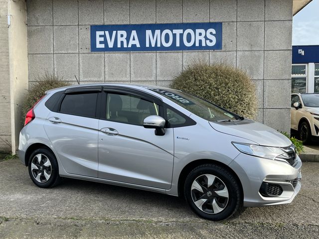 Image for 2018 Honda Fit HYBRID AUTOMATIC 1.5 PETROL //REVERSE CAMERA//ADAPTIVE CRUISE CONTROL//KEYLESS ENTRY//