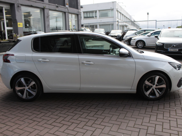 Image for 2018 Peugeot 308 5DR HATCHBACK AUTO // WITH ONLY 59, 000 KM'S // STUNNING CAR // BUY WITH CONFIDENCE AA AND SIMI APPROVED DEALER 2026 // FINANCE ARRANGED // ALL TRADE INS WELCOME //