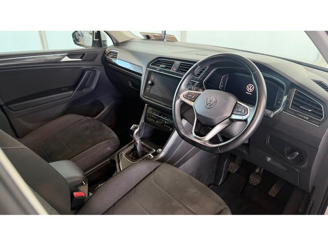 Image for 2023 Volkswagen Tiguan ELEGANCE 2.0 TDI *SUNROOF* FWD 150HP 