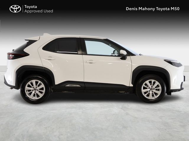 Image for 2022 Toyota Yaris Cross Luna Hybrid