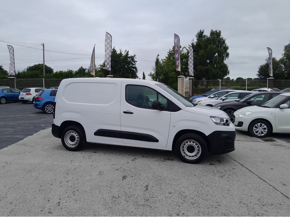 Image for 2023 Citroen Berlingo LX BLUEHDI 100 MWB 65 650KG MY52