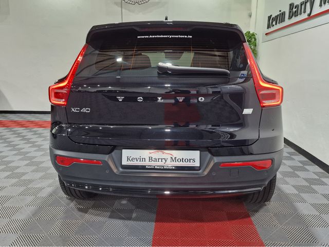 Image for 2022 Volvo XC40 T4 PLUS DARK RECHARGE AUTOMATIC **ONE OWNER / APPLE CARPLAY / BLIND SPOT ASSIST / ELECTRIC BOOTLID / HEATED FRONT & REAR SEATS / HEATED STEERING WHEEL / REVERSE CAMERA / WIRELESS PHONE CHARGING**