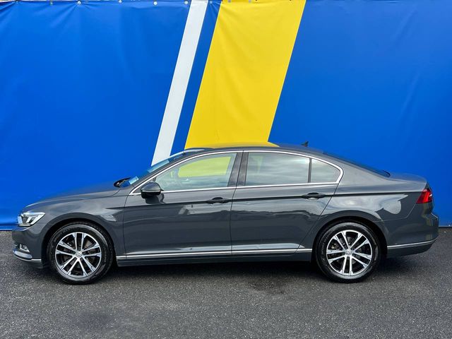 Image for 2018 Volkswagen Passat HIGHLINE 1.4 TSI // 17" DIAMOND CUT ALLOYS // LEATHER/ALCANTARA HEATED SEATS // APPLE CARPLAY/ANDROID AUTO