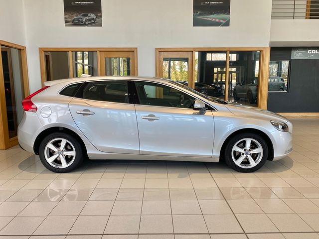 Image for 2015 Volvo V40 D2 SE 5DR