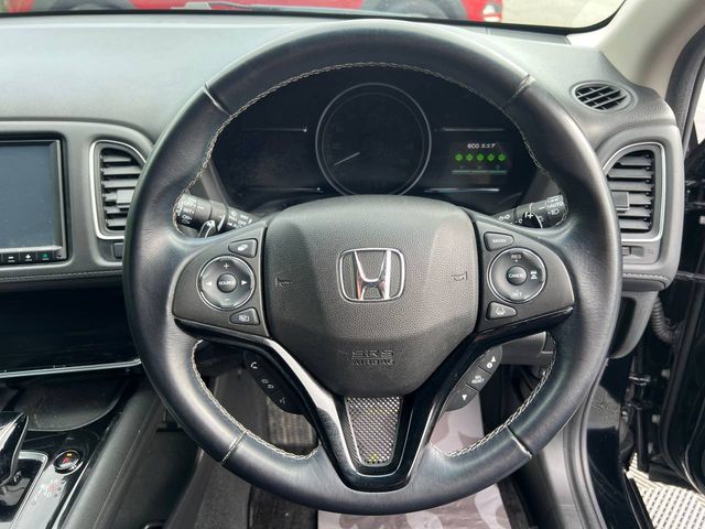 Image for 2019 Honda Vezel Z-SENSING 1.5 HYBRID AUTO // REVERSE CAMERA // HALF LEATHER HEATED SEATS // ADAPTIVE CRUISE CONTROL