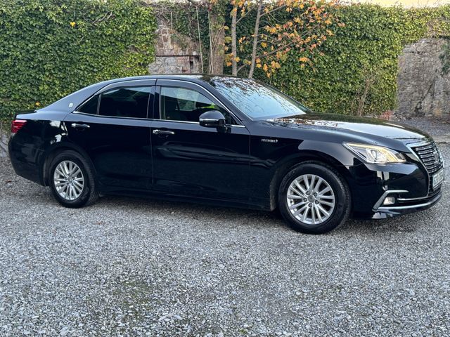Image for 2016 Toyota Crown 2.5 Hybrid