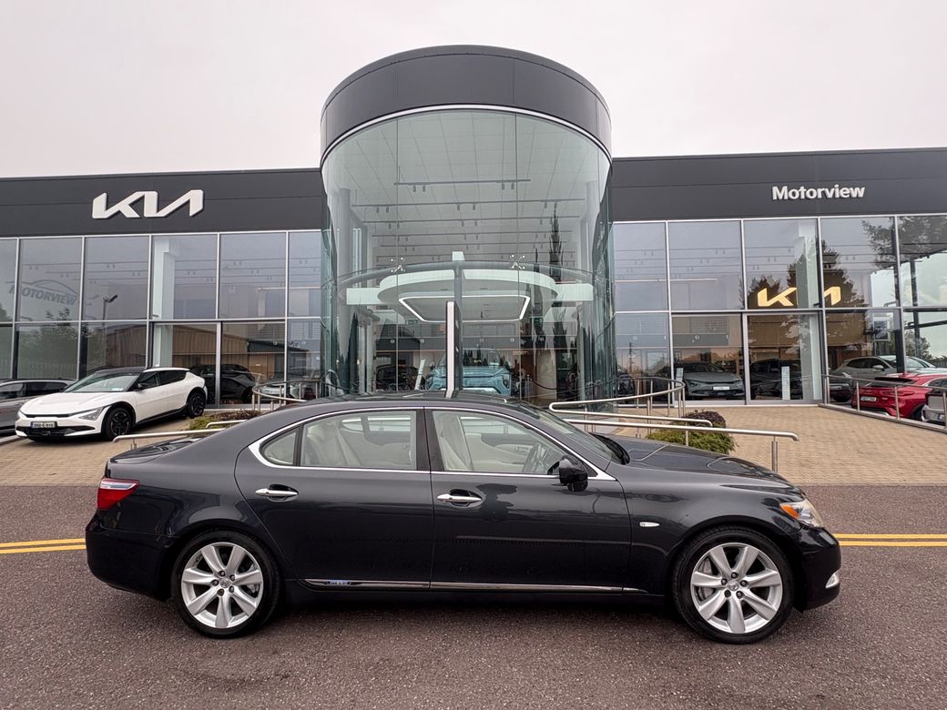Image for 2008 Lexus LS 600 H 600H LRSR LWB! 1 OWNER 1 YEAR NCT , Presidential Model, Full Leather Seats, Leather Upholstery, Metallic Paint, Panoramic Sunroof, Reversing Camera, Parking Sensors, Touchscreen Radio, Electric Seats 