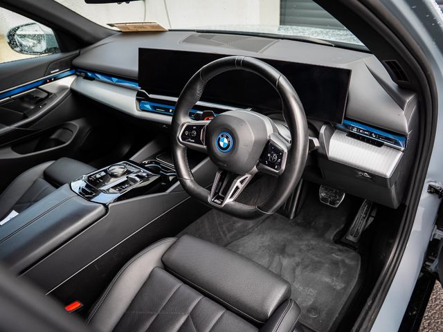 Image for 2024 BMW i5 EDRIVE40 M SPORT