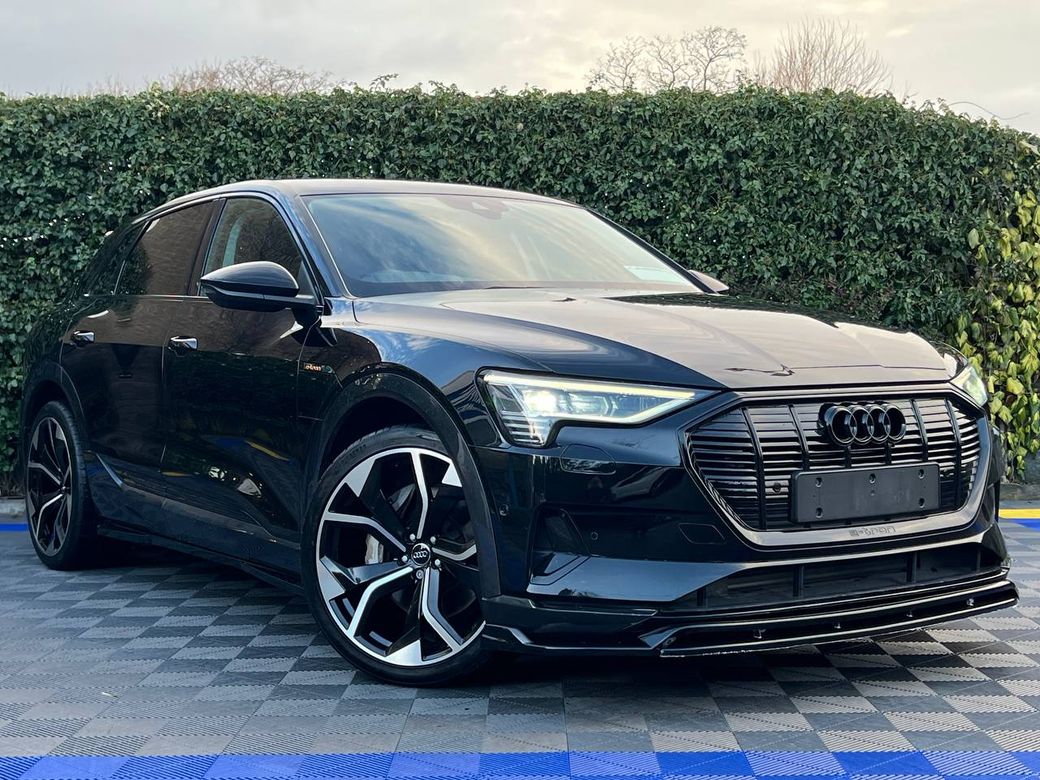 Image for 2020 Audi e-tron 50 QUATTRO RS-PERFORMANCE // BLACK STYLING // LEATHER HEATED POWERED SEATS // ADAPTIVE AIR SUSPENSION