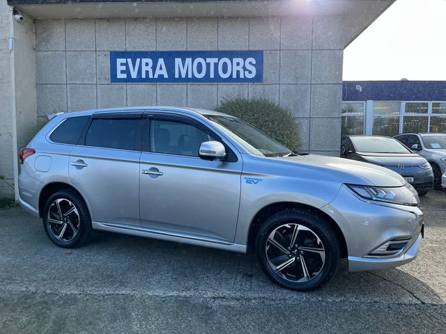 Image for 2020 Mitsubishi Outlander 4WD G PLUS PHEV 2.4 PETROL HYBRID PLUG-IN //WINTER SALE €1000 REDUCTION//HIGH SPEC//ELECTRIC FRONT SEATS//ADAPTIVE CRUISE CONTROL//HEATED STEERING WHEEL// 