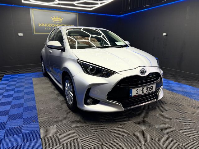 Image for 2021 Toyota Yaris 1.5 Hybrid 5Dr Luna