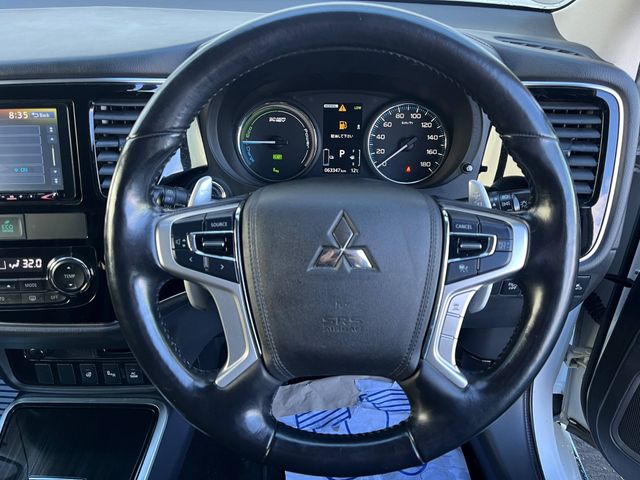 Image for 2018 Mitsubishi Outlander 4WD 2.0 PLUG-IN HYBRID AUTO // LEATHER/ALCANTARA HEATED SEATS // ADAPTIVE CRUISE CONTROL // 18” DIAMOND CUT ALLOYS