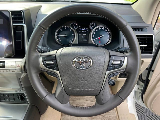 Image for 2023 Toyota Landcruiser PRADO TX L-PACKAGE AWD 7-SEATER 2.8 D AUTO // OPENING SUNROOF // ADAPTIVE CRUISE CONTROL // REVERSE CAMERA