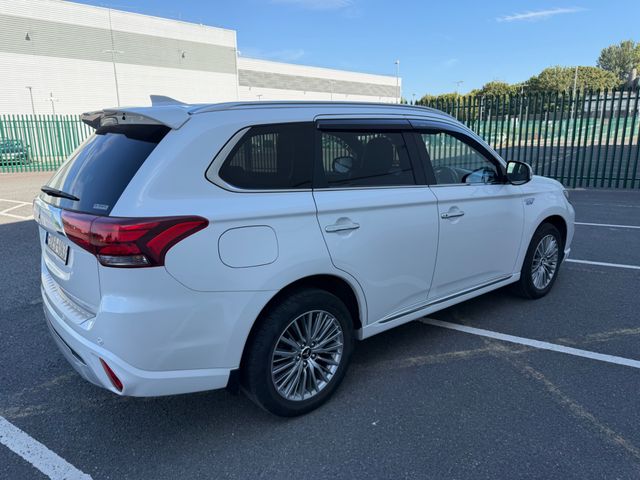 Image for 2021 Mitsubishi Outlander Only 29k KM, PLUG IN HYBRID, INSTYLE 4 MODEL, UPGRADED LEATHER, TINY MILEAGE, FULL HISTORY, FINANCE, WARRANTY, 5 STAR REVIEWS