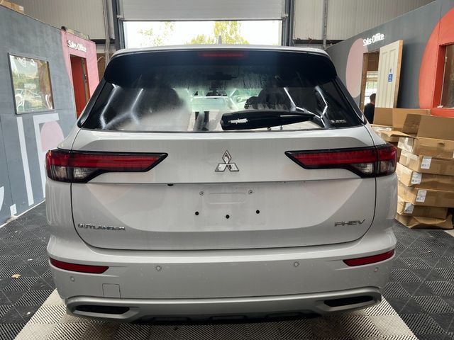 Image for 2023 Mitsubishi Outlander 2023 MITSUBISHI OUTLANDER PHEV P 4WD 2.4 AUTOMATIC / CRUISE CONTROL / 360 CAMERA / ELECTRIC MEMORY & HEATED SEATS / HEATED STEERING WHEEL / PADDLE SHIFTERS / 7 SEATS OPTION AND MORE