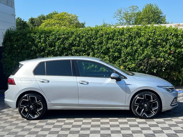 Image for 2023 Volkswagen Golf R-LINE PACK 1.0 TSI AUTO // NEW 19" R-LINE ALLOYS // PARKING SENSORS FRONT & REAR // DIGITAL CLUSTER