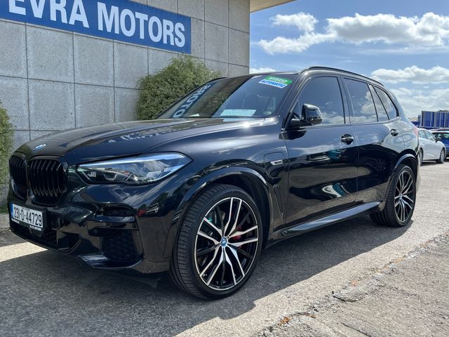 Image for 2023 BMW X5 XDRIVE 45E M-SPORT PHEV 3.0 PETROL //HIGH SPEC//MERINO LEATHER//HARMAN KARDON SOUND SYSTEM//HEAD UP DISPLAY//HEATED STEERING WHEEL// 