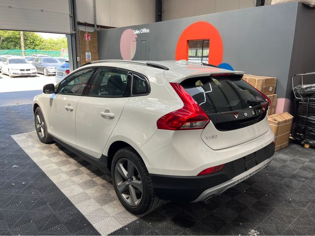 Image for 2016 Volvo V40 2016 VOLVO V40 CROSSCOUNTRY D4 2.0 AUTOMATIC / CRUISE CONTROL / REVERSE CAMERA / ELECTRIC MEMORY & HEATED SEATS AND MORE
