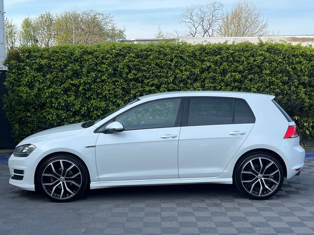 Image for 2015 Volkswagen Golf R-LINE PACK 1.2 TSI // NEW 19" DIAMOND CUT ALLOYS // REVERSE CAMERA // DUAL ZONE CLIMATE CONTROL