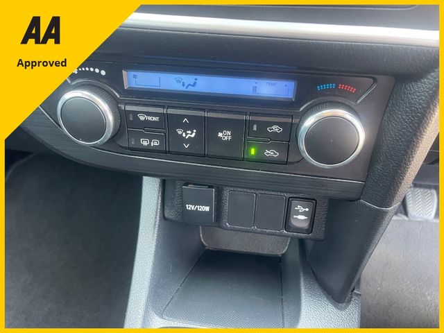 Image for 2015 Toyota Auris 1.4 D-4D TERRA FREE DELIVERY