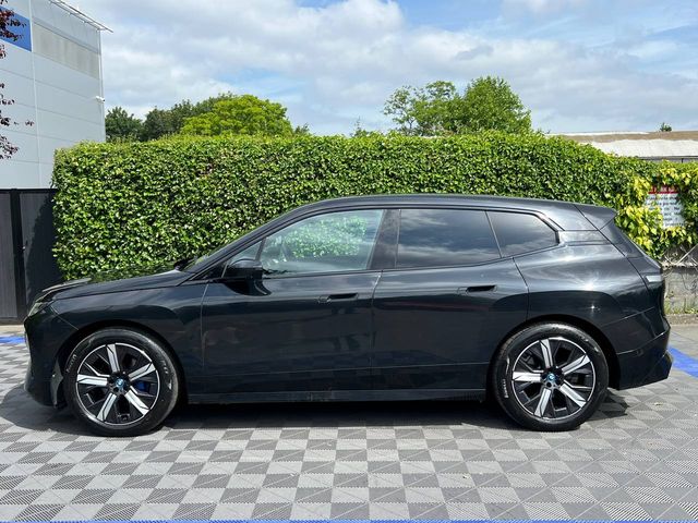 Image for 2022 BMW iX XDRIVE40 76.6KWH // PANORAMIC SUNROOF // LEATHER HEATED & POWERED SEATS // VIRTUAL COCKPIT 