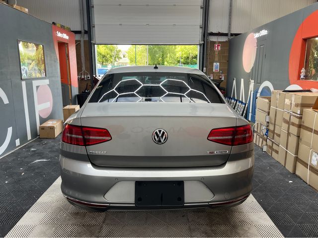 Image for 2016 Volkswagen Passat 2016 VOLKSWAGEN PASSAT TSI HIGH LINE 1.4 AUTOMATIC / CRUISE CONTROL / REVERSE CAMERA / ELECTRIC MEMORY SEATS AND MORE