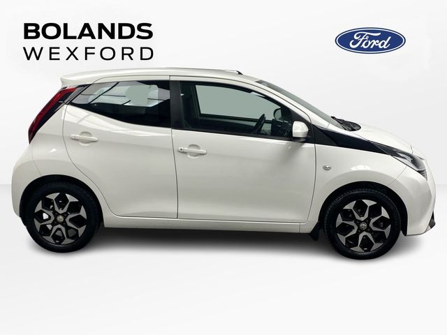 Image for 2020 Toyota Aygo 1.0 VVT-i x-play Smartphone